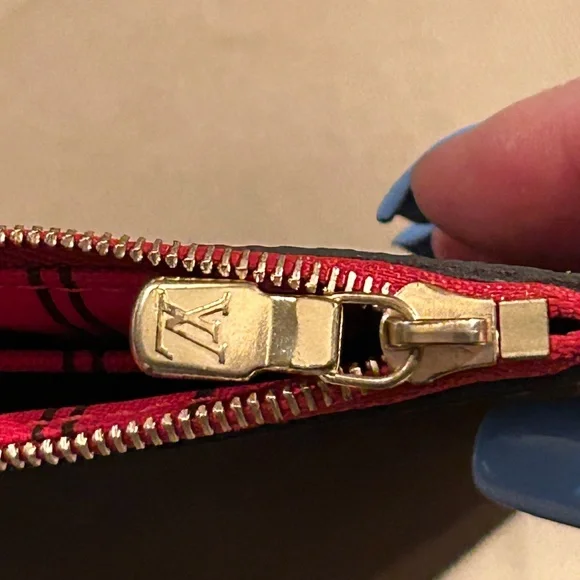 Superb pristine BRAND NEW Pochette GM RARE Cerise interior π - Picture 10 of 15